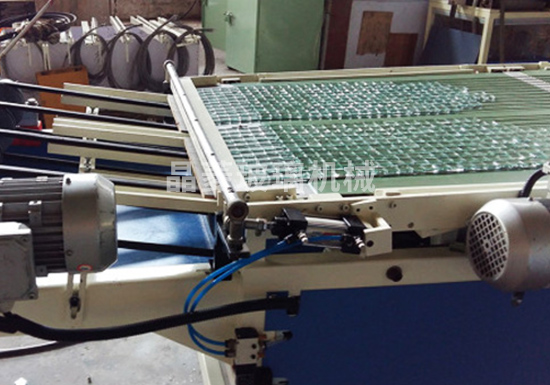 玻（bō）璃自動（dòng）衝壓掰粒排版機